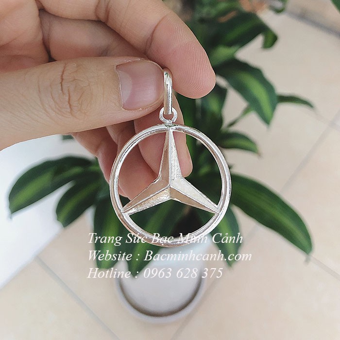 Hướng Dẫn Chọn Mặt Dây Chuyền Mercedes Phù Hợp Phong Cách