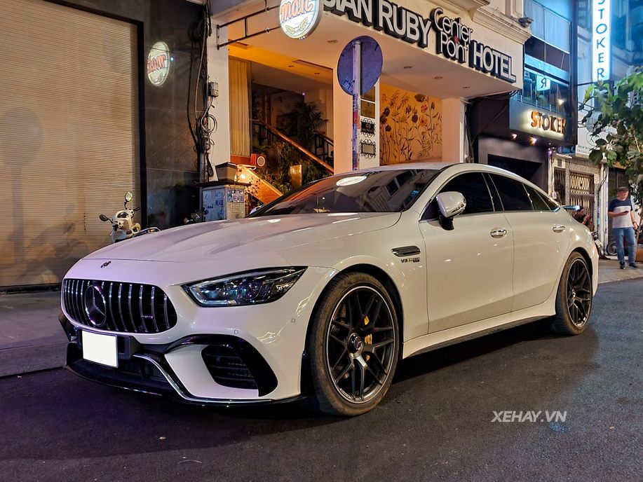 Thiết Kế Ngoại Thất & Nội Thất MercedesAMG GT 63 S: Sang Trọng và Thể Thao