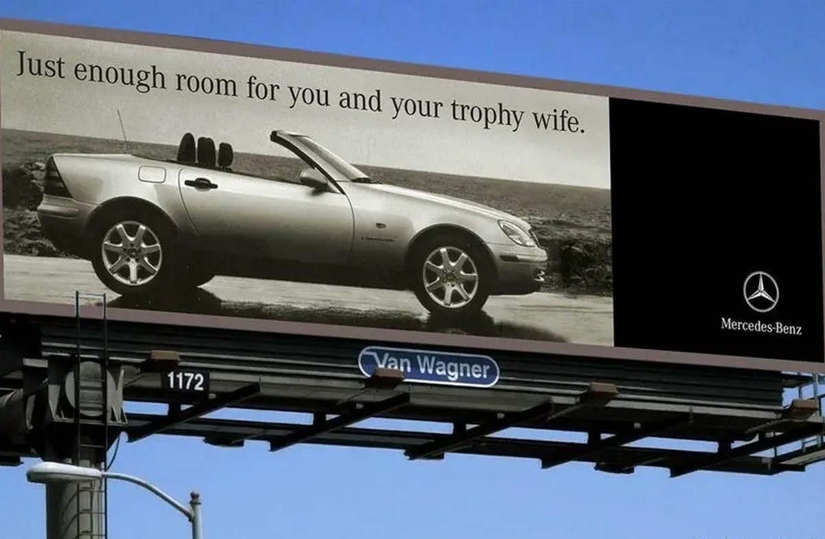 Nguồn cơn khủng hoảng: Quảng cáo gây tranh cãi của MercedesBenz