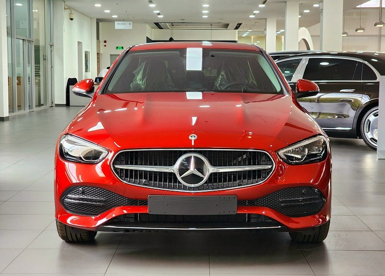 So Sánh Mercedes C200 Plus Với Các Đối Thủ Cạnh Tranh Trong Phân Khúc