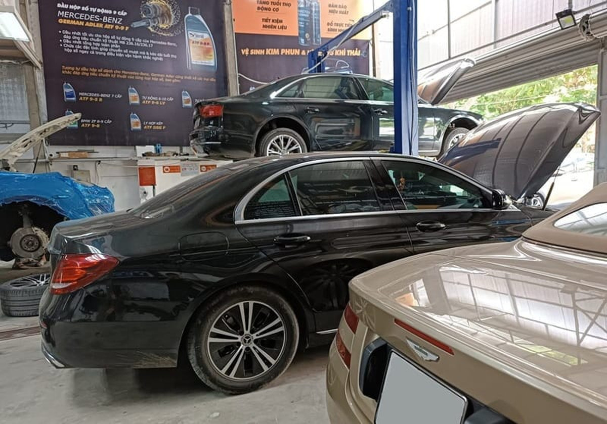 So Sánh Giá Mercedes C300 AMG 2019 Với Các Phiên Bản CClass Khác Và Đối Thủ Cạnh Tranh