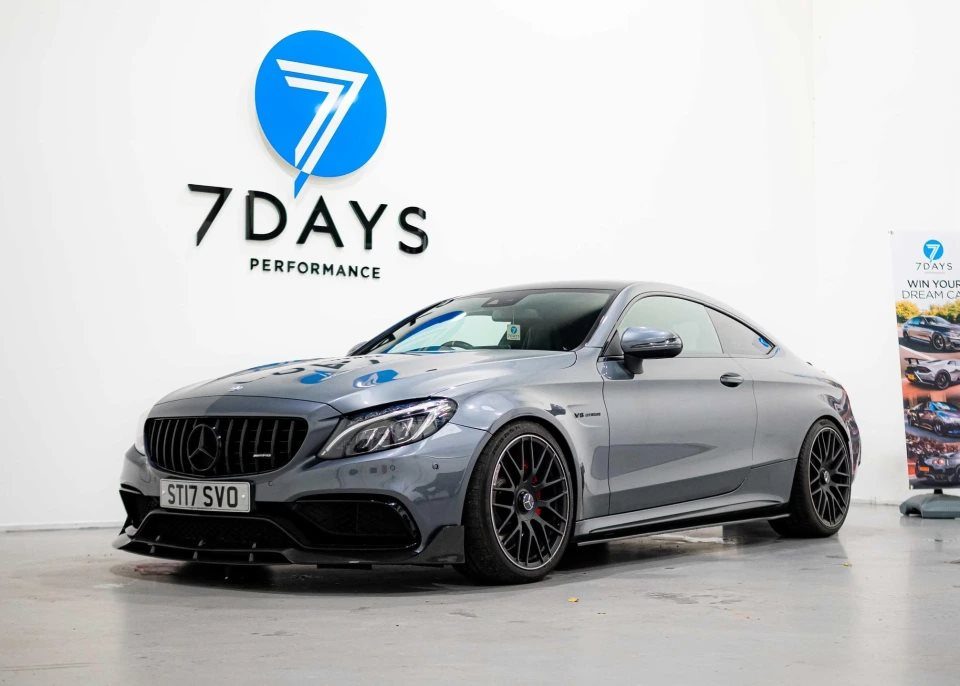 mercedes c63 amg gia bao nhieu 4