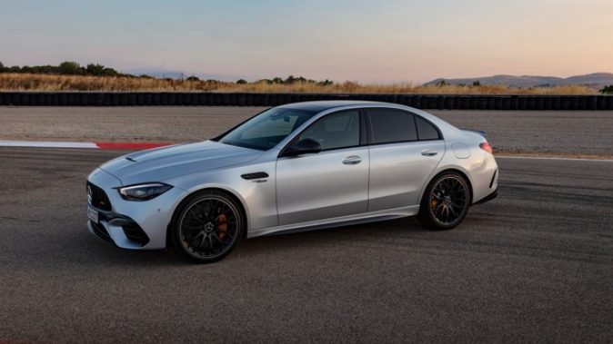 mercedes c63 gia bao nhieu 2