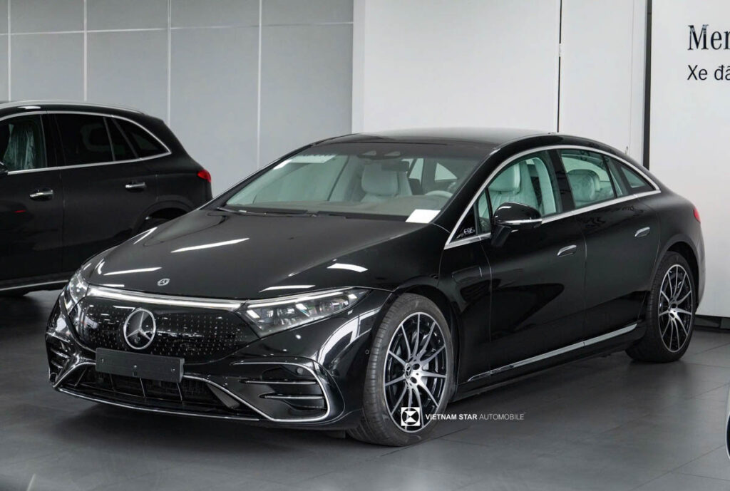 mercedes chay dien 1