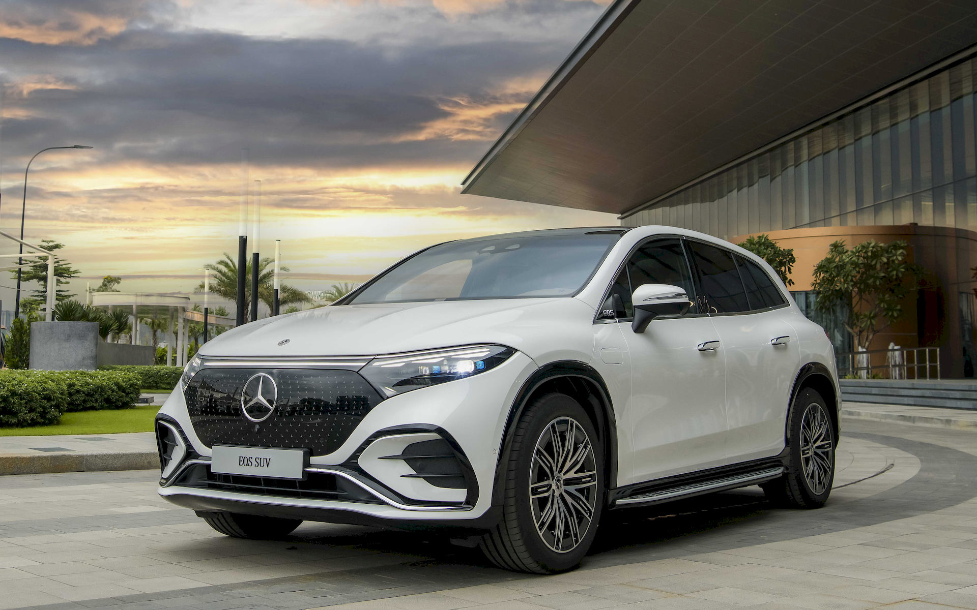 MercedesBenz và Kỷ nguyên Xe điện: Lời khẳng định từ EQ