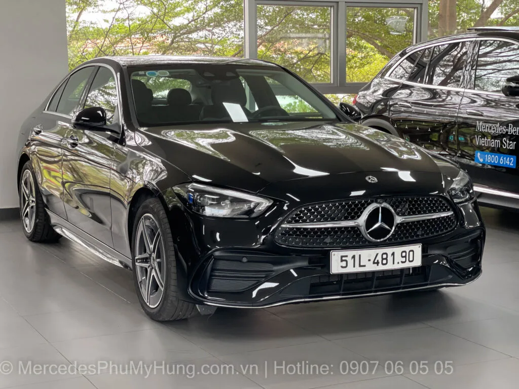 Các dòng Mercedes cũ nào nằm trong tầm giá 300 triệu đồng?