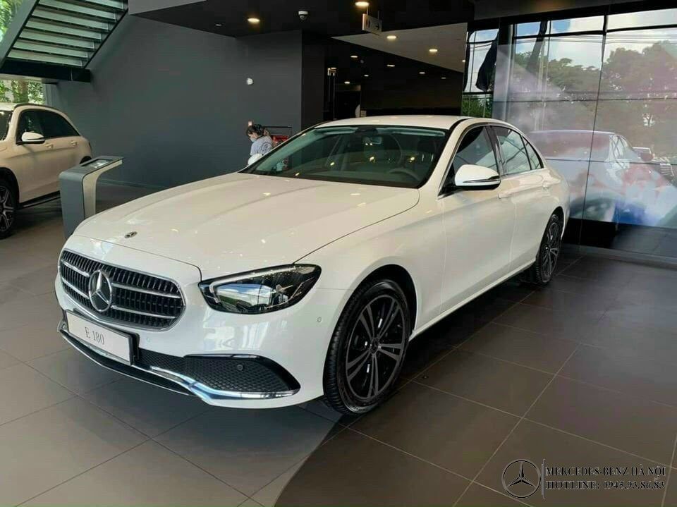 Chi tiết các yếu tố ảnh hưởng đến giá Mercedes E180