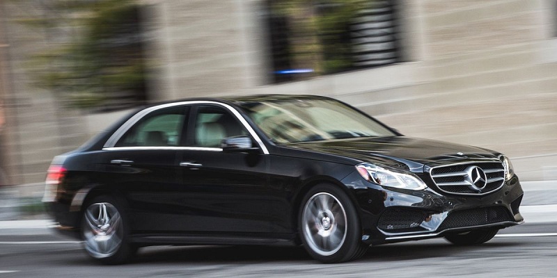 Đánh giá chi tiết Mercedes E400 AMG: Động cơ, thiết kế và tiện nghi