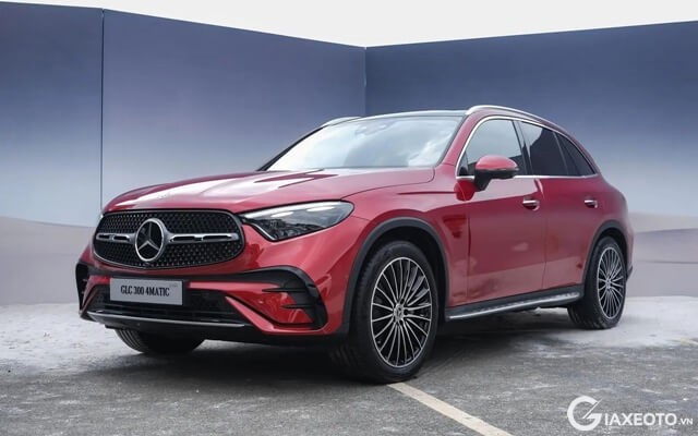 Mercedes GLC 300 4MATIC Giá Lăn Bánh Mới Nhất 2024