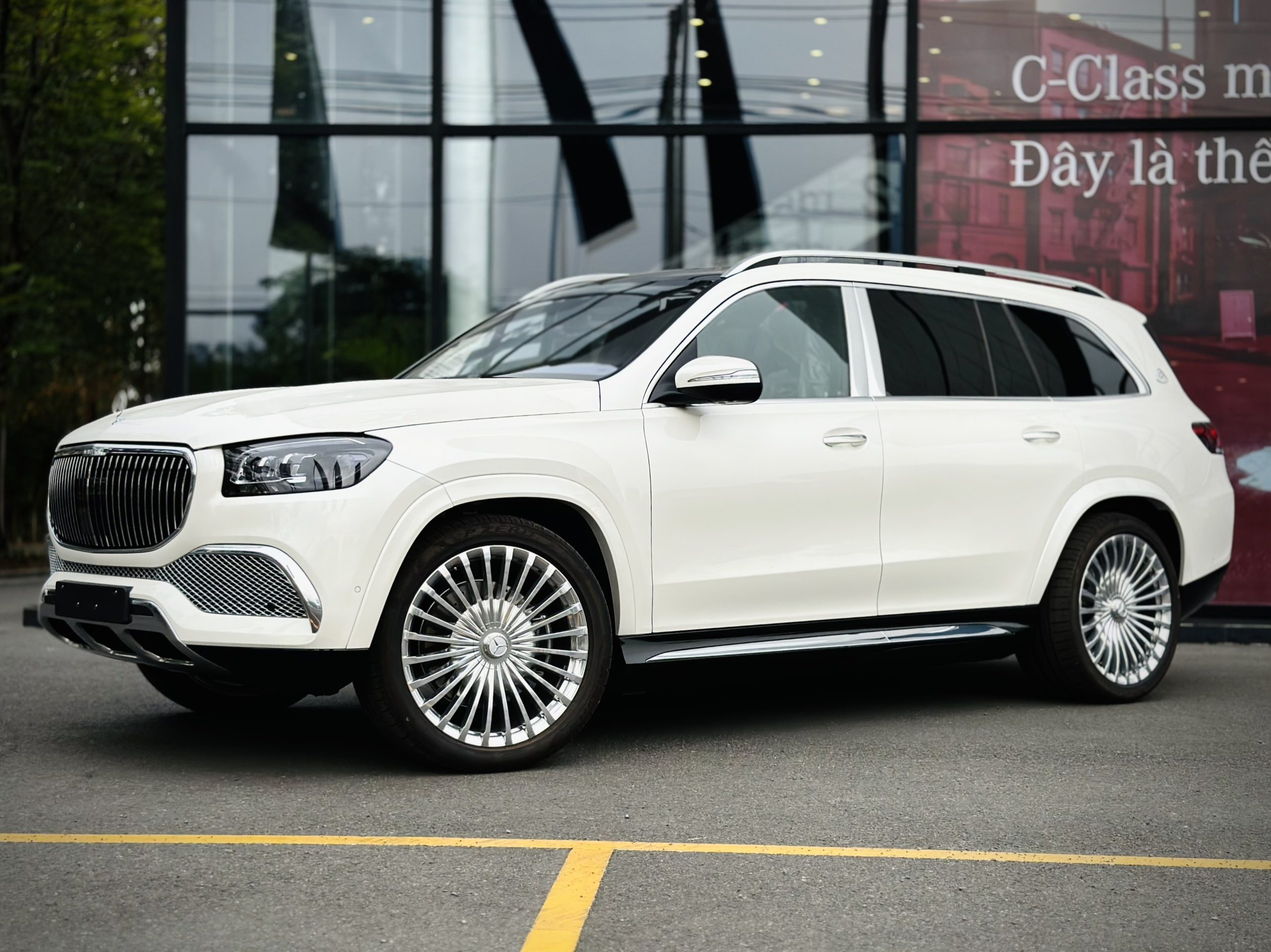 Điểm Nổi Bật Về Thiết Kế, Nội Thất Và Động Cơ Của GLS 600 Maybach (Xứng Tầm Giá Tiền)