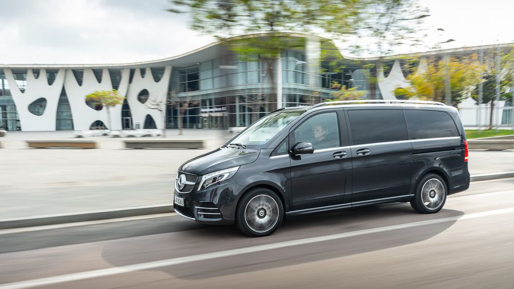 Hiệu suất vận hành, an toàn và công nghệ tích hợp trên Mercedes Limousine 9 chỗ