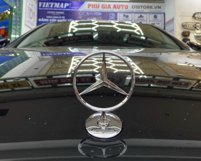 Ý Nghĩa Sâu Sắc Và Lịch Sử Phát Triển Của Biểu Tượng Ngôi Sao Ba Cánh Trên Mui Xe Mercedes