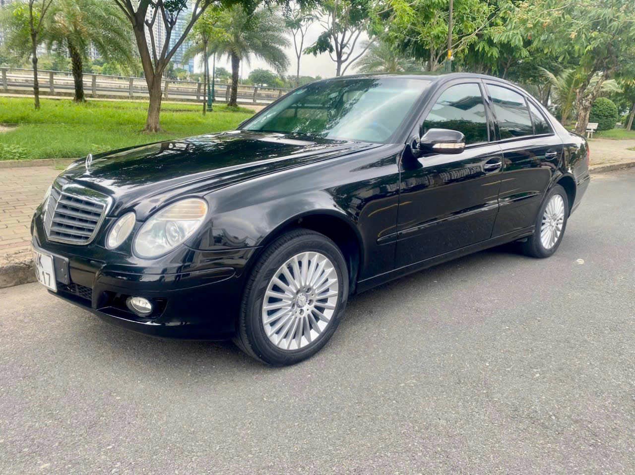 Mercedes số sàn: Giải mã thực hư và sự hiếm có