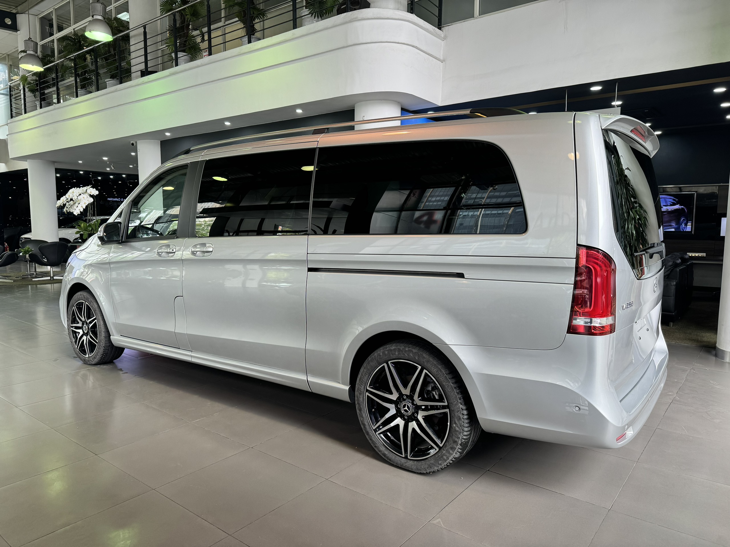 mercedes v class maybach gia 1