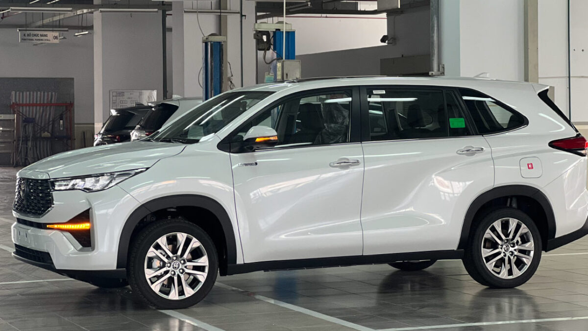 Bảng Giá Toyota Innova Mới Nhất (Cập Nhật 2024): Giá Niêm Yết, Giá Lăn Bánh & Ưu Đãi