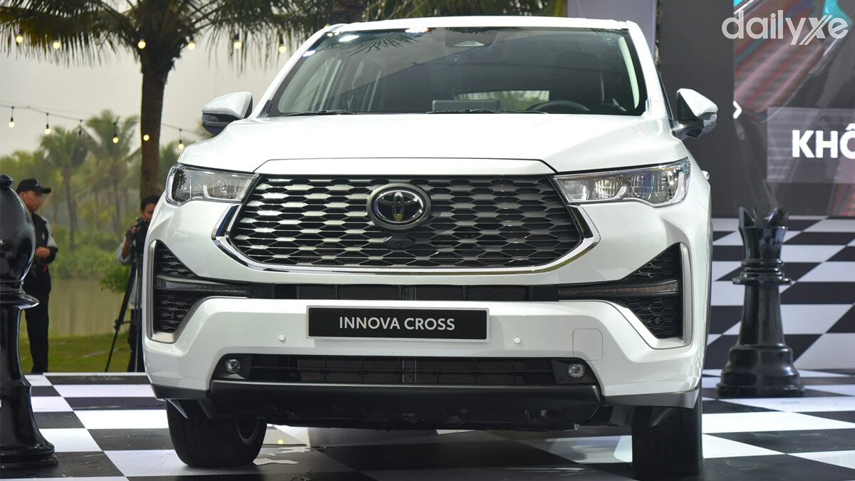 Đánh Giá Chi Tiết Toyota Innova: Ưu Điểm, Nhược Điểm, Thông Số Kỹ Thuật & So Sánh Đối Thủ