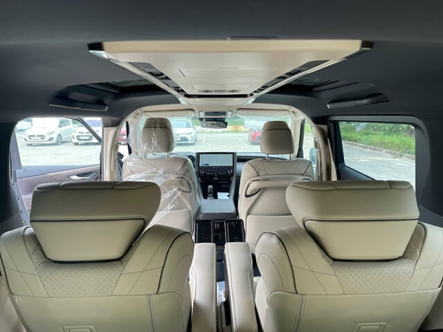 So Sánh & Lựa Chọn: Nội Thất Toyota Alphard So Với Các Đối Thủ Cạnh Tranh