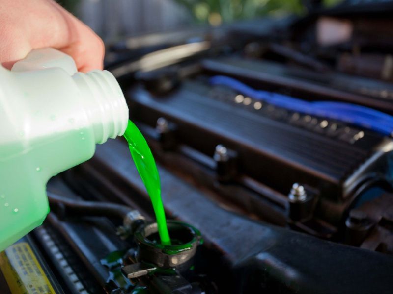 Hướng dẫn thay thế và bảo dưỡng nước làm mát Mercedes đúng cách