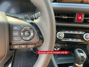 nut say guong chieu hau toyota yaris cross 1