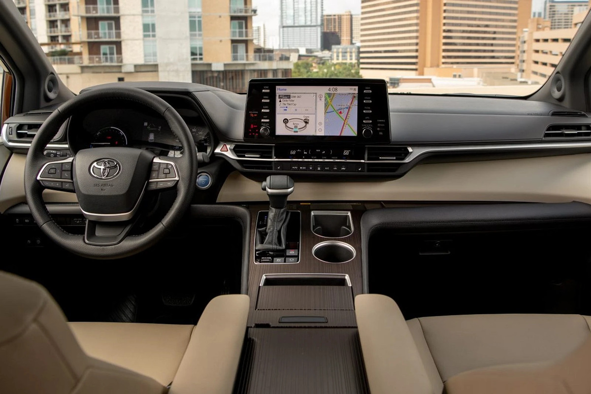 Đánh Giá Độ An Toàn và Các Tính Năng Hỗ Trợ Lái Xe Tiên Tiến Trên Toyota Sienna 2023