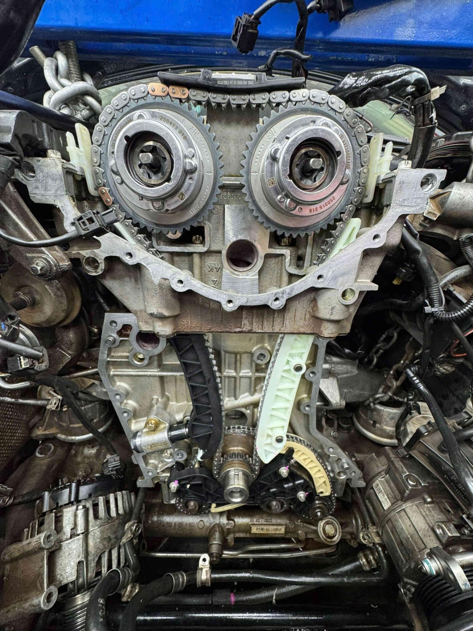 Xác định vị trí Số máy động cơ Mercedes C200: Từ tổng quan đến chi tiết