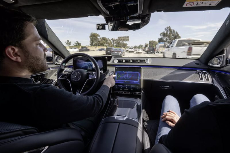 Công nghệ cốt lõi tích hợp trên Vô lăng MercedesBenz