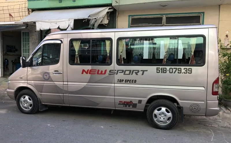 Phân loại Tem xe Mercedes 16 chỗ: Từ decal đến wrap chuyên nghiệp