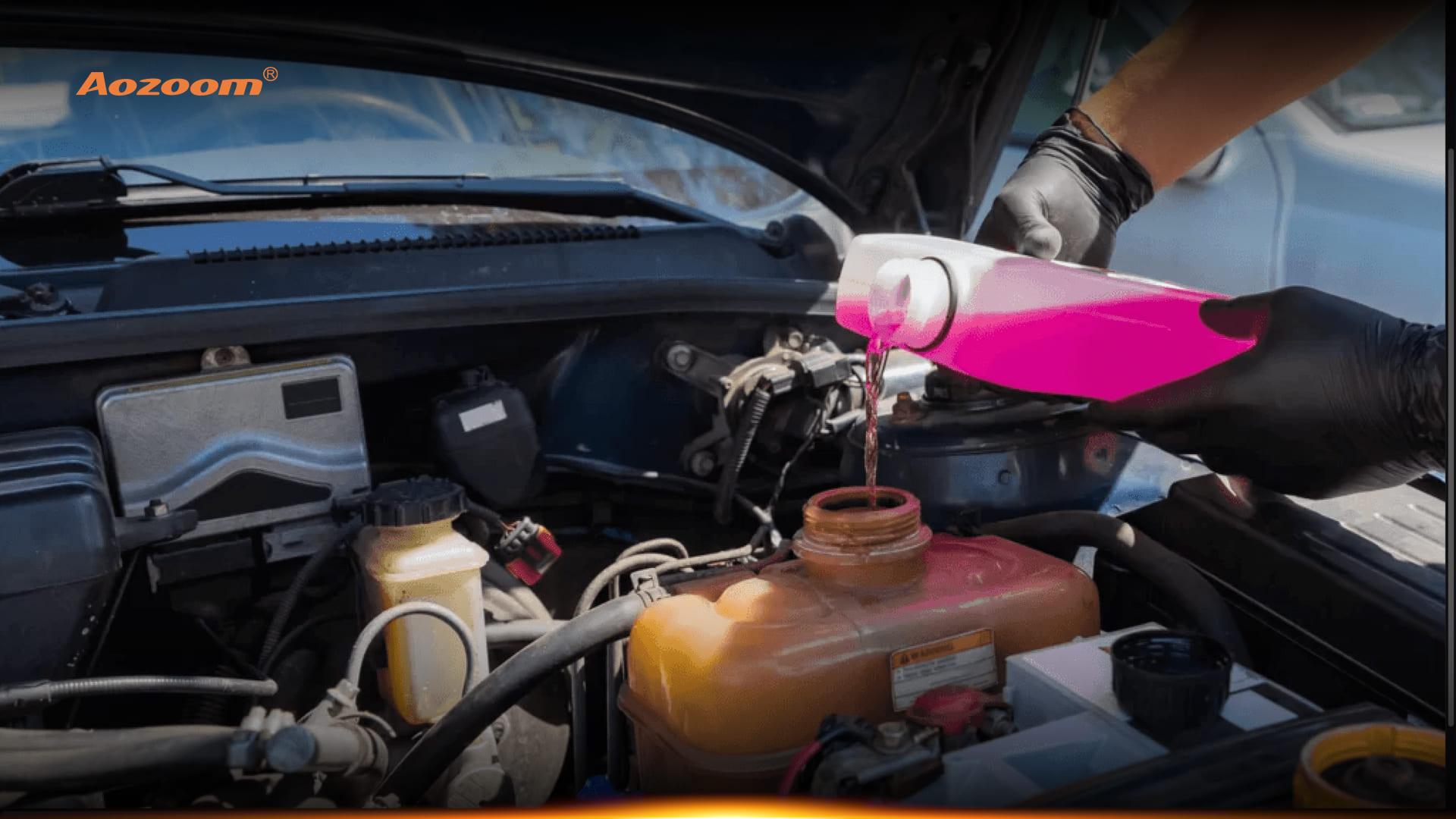 Tầm Quan Trọng Của Nước Làm Mát Xe Mercedes & Chu Kỳ Thay Thế