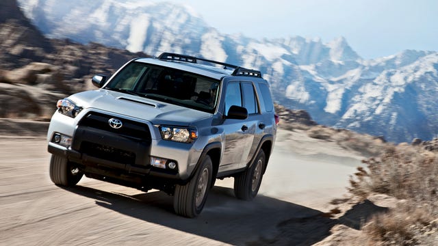 Ưu điểm và nhược điểm Toyota 4Runner 2010: Đánh giá toàn diện từ người dùng và chuyên gia (Phân tích sâu các ưu điểm nổi bật như khả năng offroad, độ bền, và nhược điểm tiềm ẩn như mức tiêu thụ nhiên liệu, giúp người dùng đưa ra quyết định sáng suốt.)