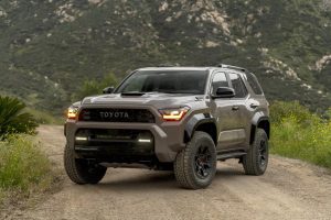 toyota 4runner 2024 gia 2