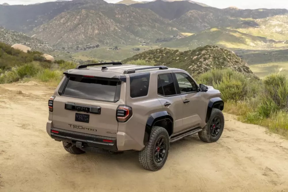 Toyota 4Runner 2024: Đánh Giá Từ Người Dùng Thực Tế & Chuyên Gia (Góc nhìn khách quan)