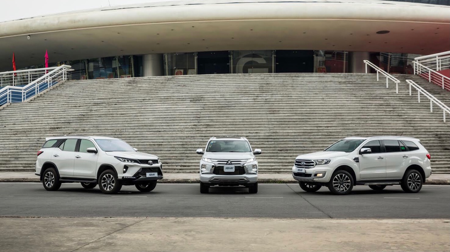 So Sánh Toyota 4Runner (4 Runner) với Các Đối Thủ Cạnh Tranh: Fortuner, Everest, Pajero Sport