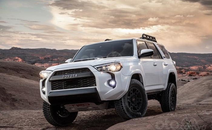 Toyota 4Runner Màu Trắng: Vẻ Đẹp Vượt Thời Gian và Dễ Chăm Sóc