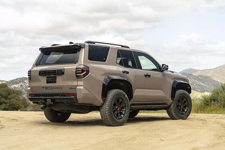 Toyota 4Runner SUV: Động Cơ, Hiệu Suất Nhiên Liệu Và Khả Năng Vận Hành OffRoad