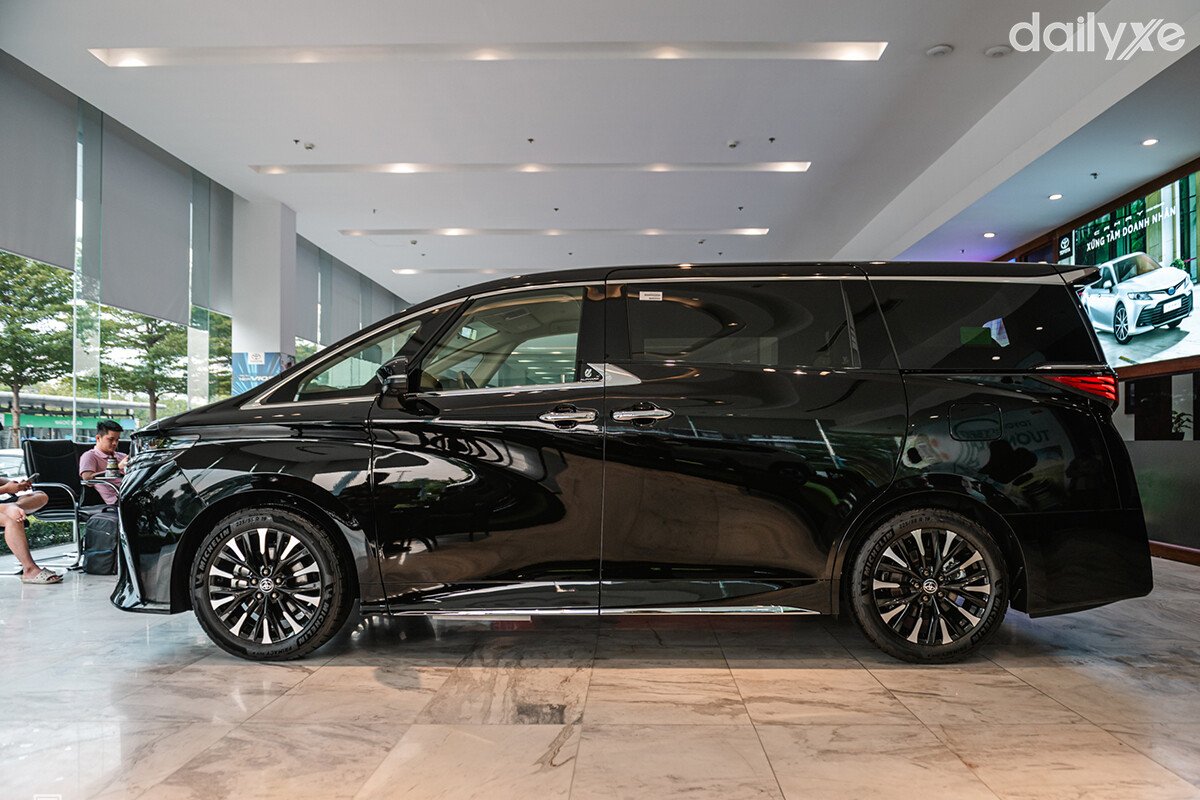Mua Toyota Alphard 9 Chỗ Trả Góp: Lãi Suất, Thủ Tục & Kinh Nghiệm Vay