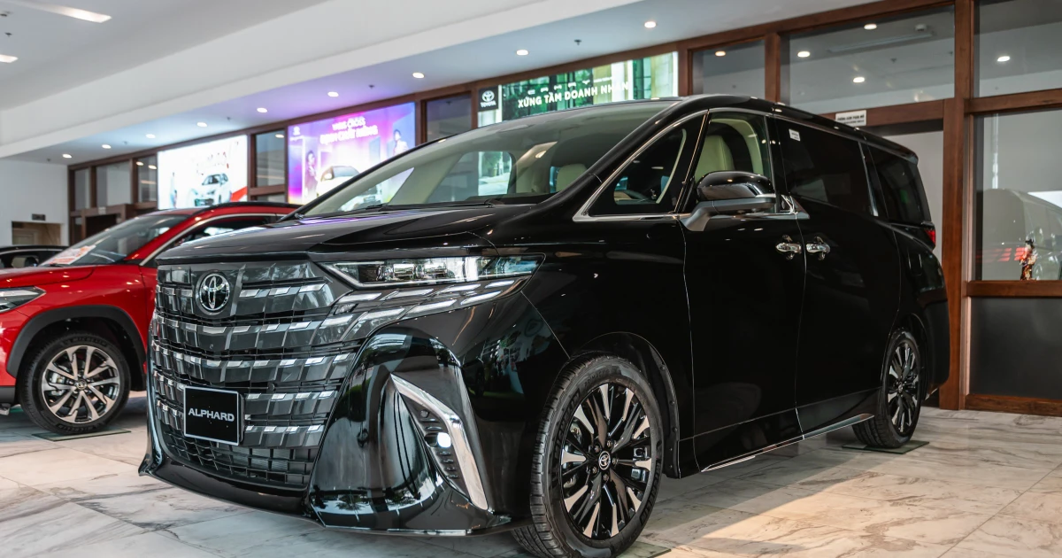 Giá niêm yết và giá lăn bánh Toyota Alphard 2024 tại Việt Nam: Cập nhật theo từng phiên bản và khu vực