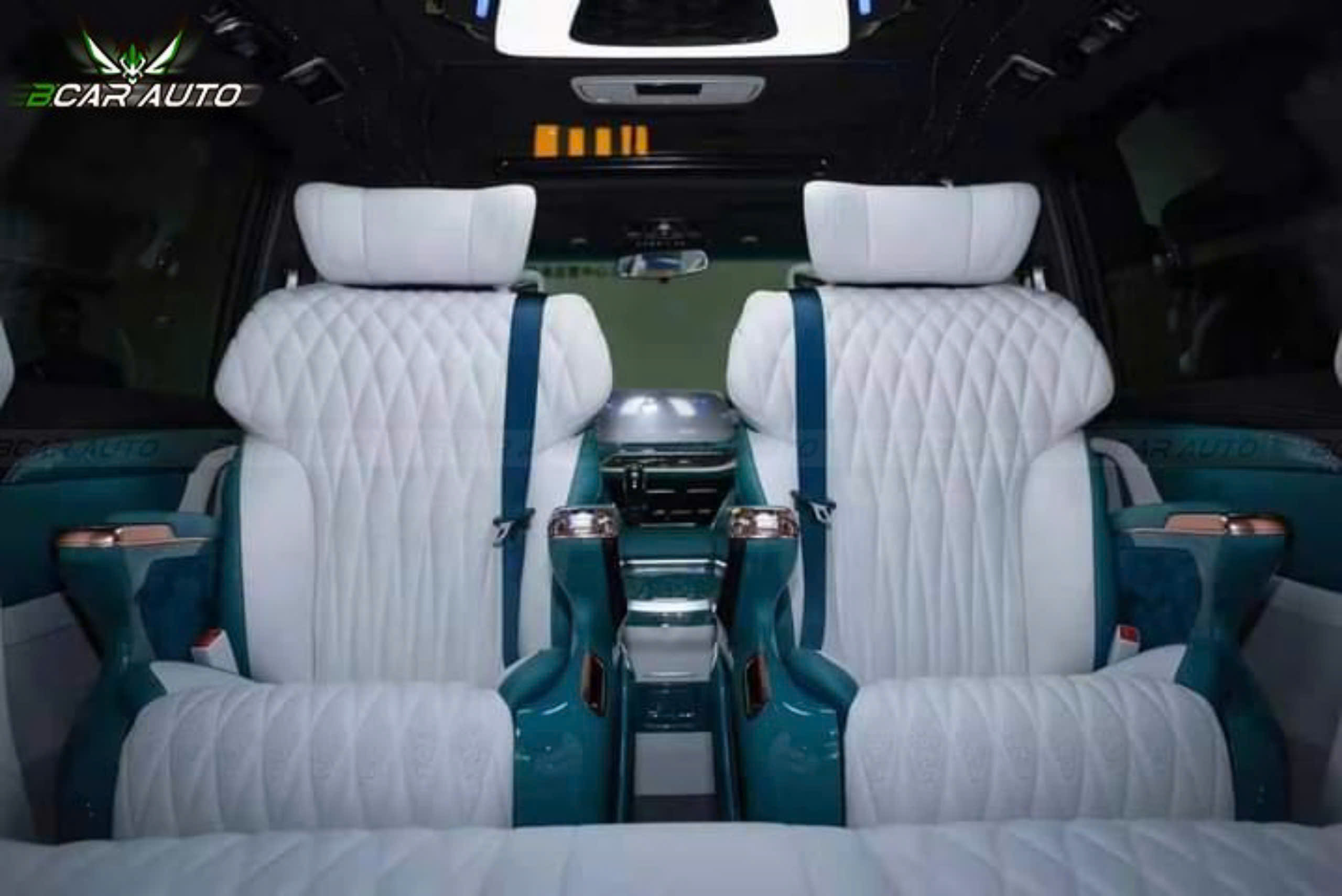 toyota alphard 2024 gia lan banh 4