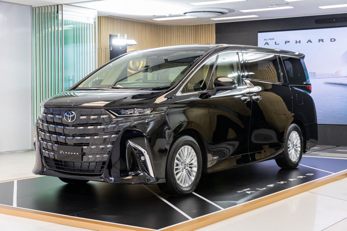 So Sánh Toyota Alphard 2024 HEV với Các Đối Thủ Cạnh Tranh Trong Phân Khúc