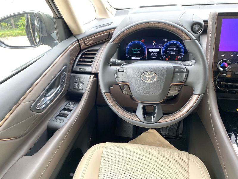 Thiết Kế Khoang Lái Alphard 2025: Cảm Hứng Từ Sự Tinh Tế và Công Nghệ