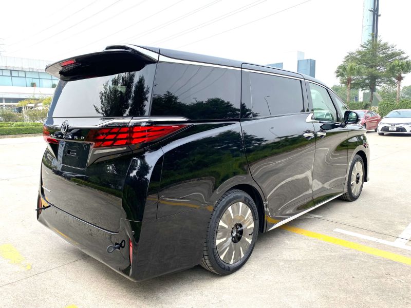 toyota alphard gia lan banh 2