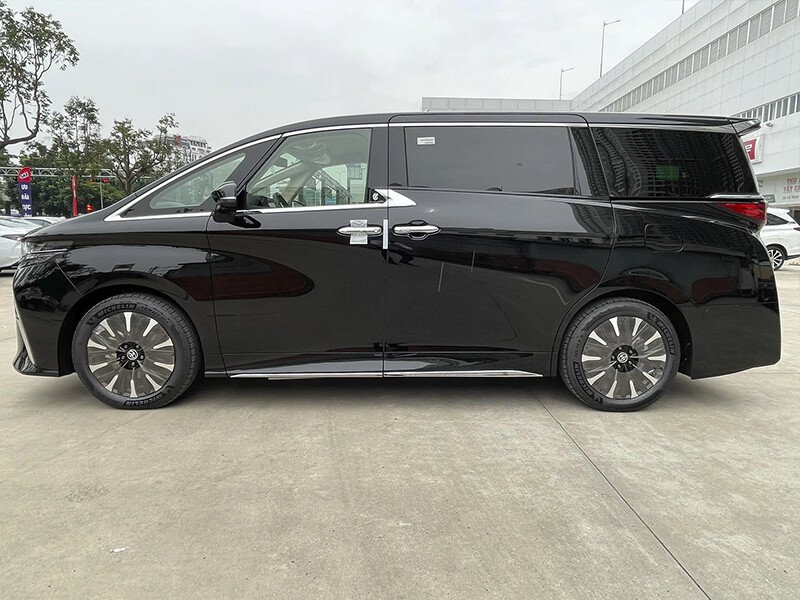 Động Cơ Hybrid Mạnh Mẽ và Hiệu Quả Tiết Kiệm Nhiên Liệu của Toyota Alphard HEV
