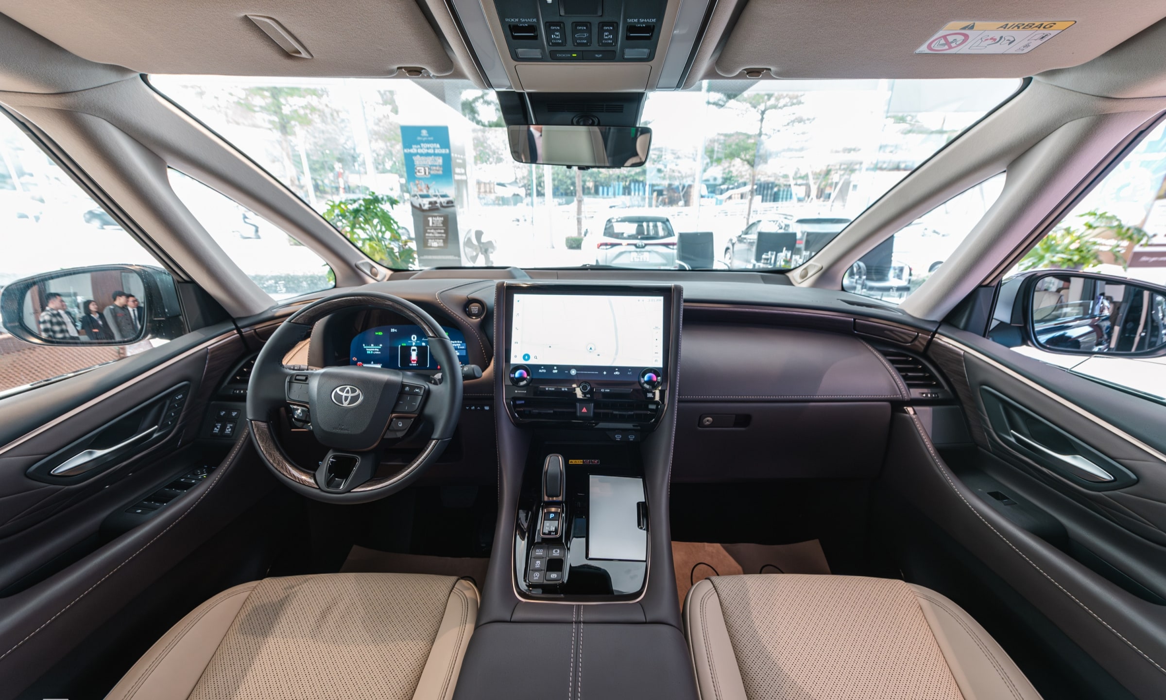 Ưu Nhược Điểm Nội Thất Toyota Alphard: Góc Nhìn Từ Chuyên Gia và Người Dùng