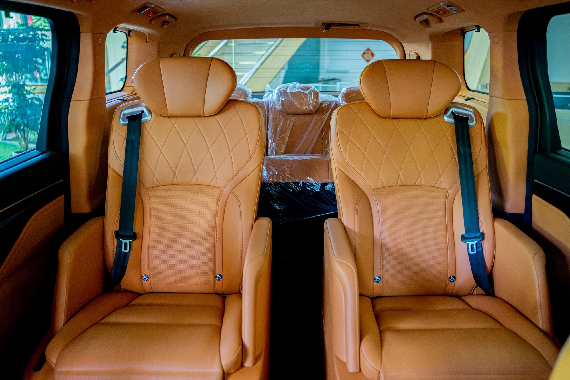 Nội Thất Toyota Alphard và Đối Thủ: So Sánh Về Thiết Kế và Trang Bị