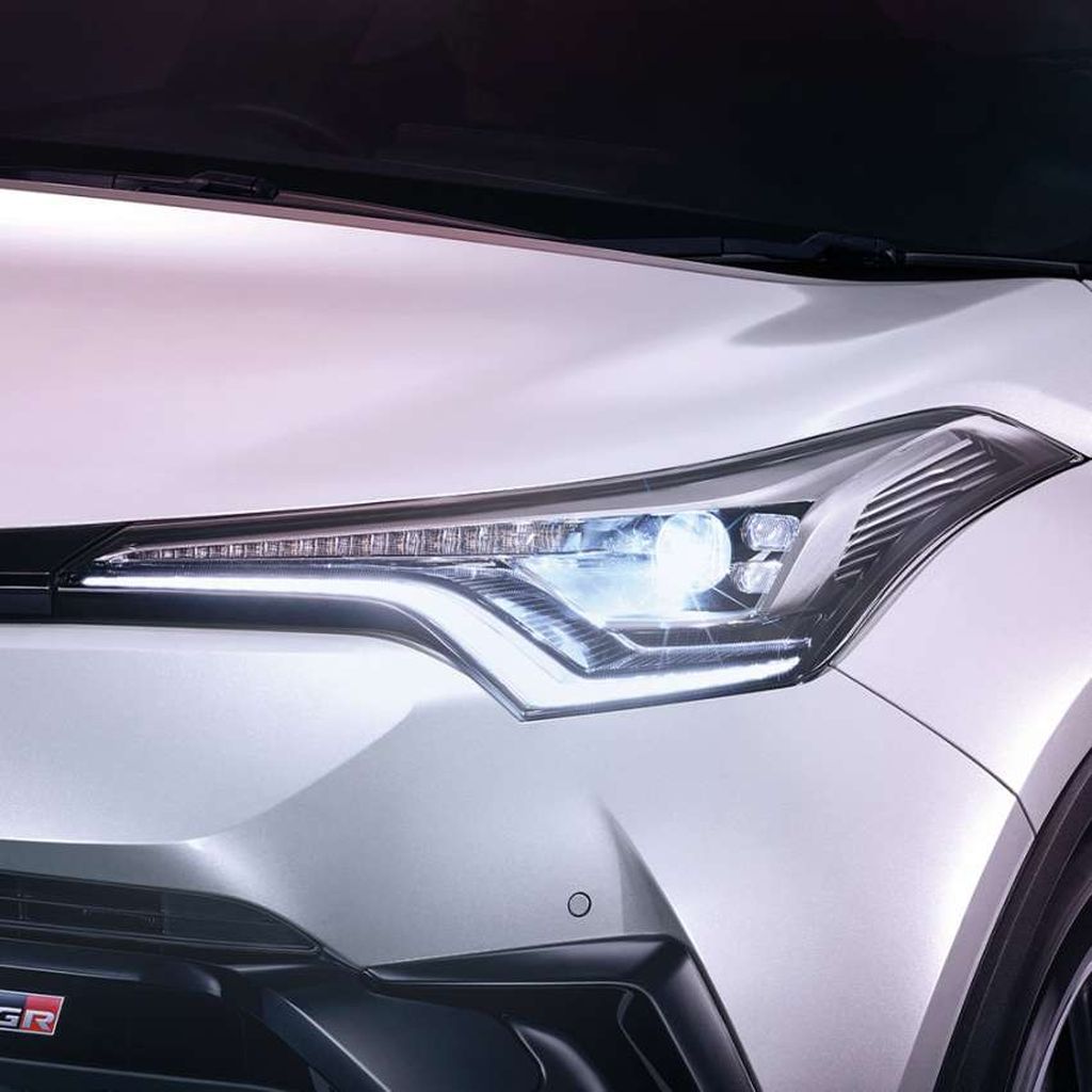 Toyota CHR GR Sport: Đánh Giá Chi Tiết Thiết Kế và Trang Bị