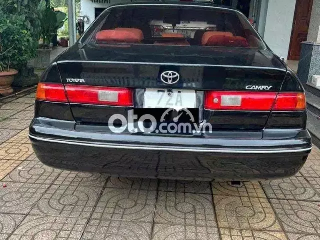 Giá Xe Toyota Camry 1998 Cũ: Cập Nhật Mới Nhất & Cách Định Giá Chuẩn