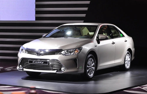 So Sánh Các Phiên Bản Toyota Camry 2015: Nên Chọn Phiên Bản Nào?