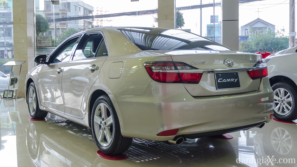 Đánh Giá Khả Năng Vận Hành Toyota Camry 2016: Động Cơ, Tiêu Hao Nhiên Liệu, Cảm Giác Lái