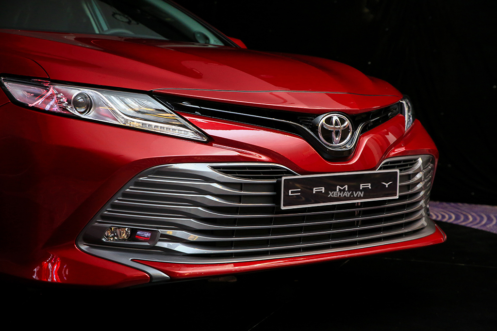 Trải Nghiệm Lái Toyota Camry 2019: Cảm Giác Lái, Độ Êm Ái & Khả Năng Vận Hành