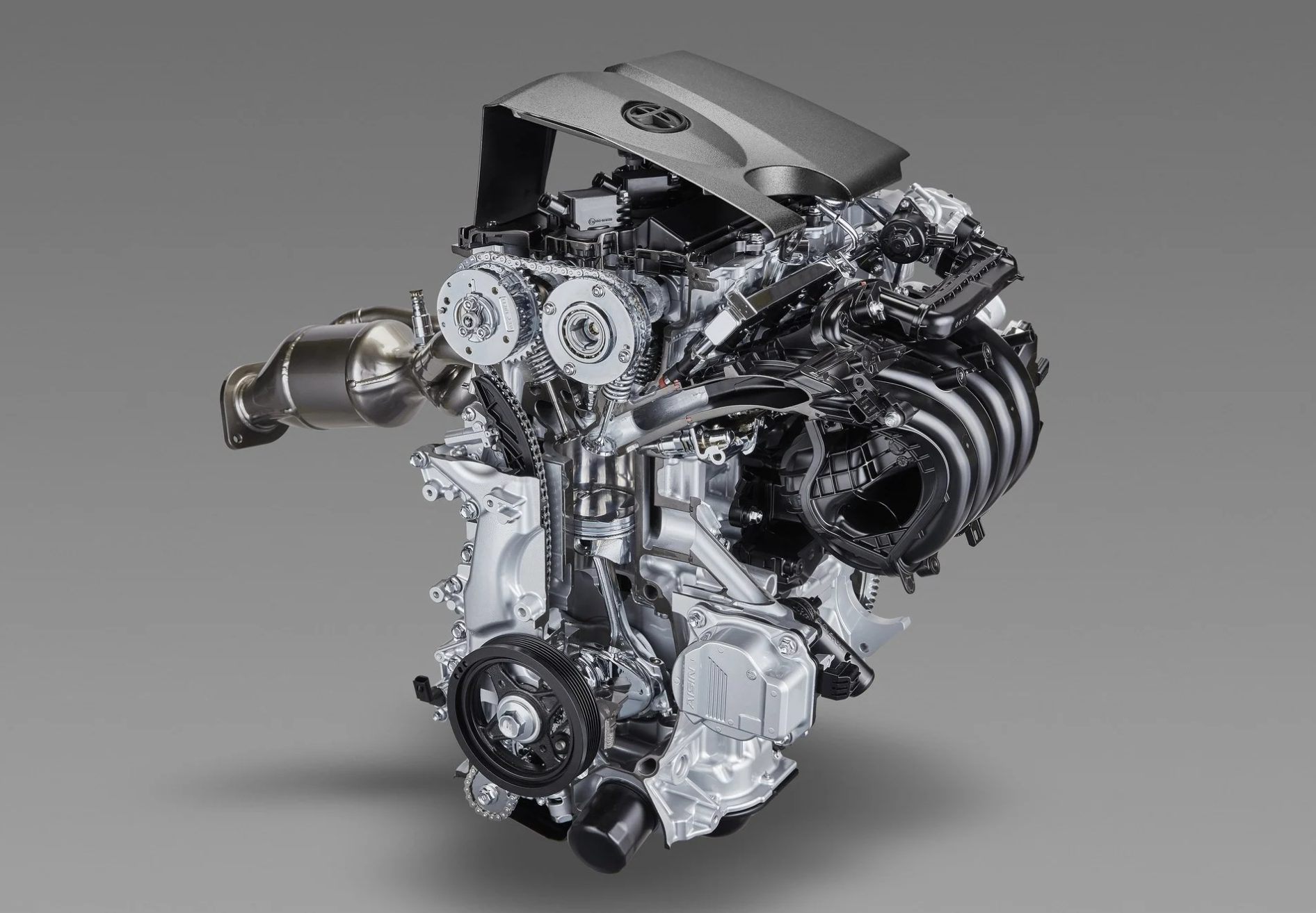 Động cơ và hiệu suất vận hành Toyota Camry 2021: Mạnh mẽ, êm ái và tiết kiệm nhiên liệu