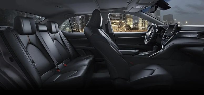 Nội Thất Toyota Camry Đen: Tiện Nghi, Công Nghệ & Trải Nghiệm Người Dùng